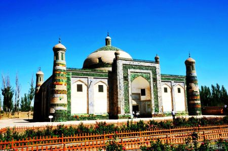 印象伊犁、胡楊林、克孜爾千佛洞、喀什11日品質游